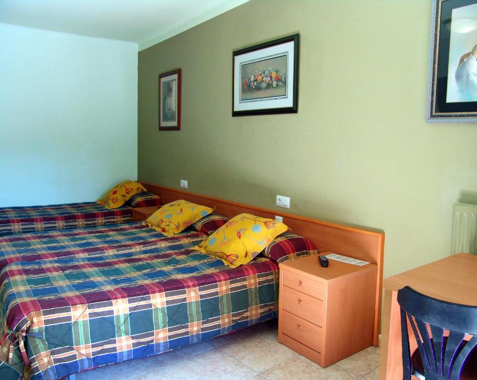 Hotel Pinxo 산타콜로마데파르네스 객실 사진